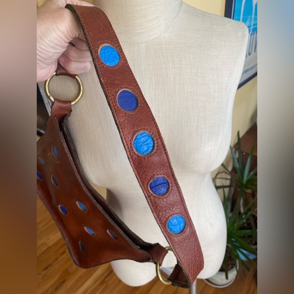 vintage brown genuine leather bag with blue polka dots accents - Picture 4 of 8